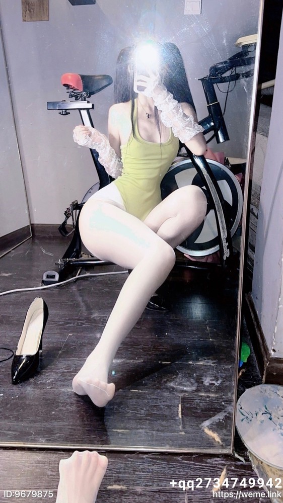 小艾根本吃不饱_005