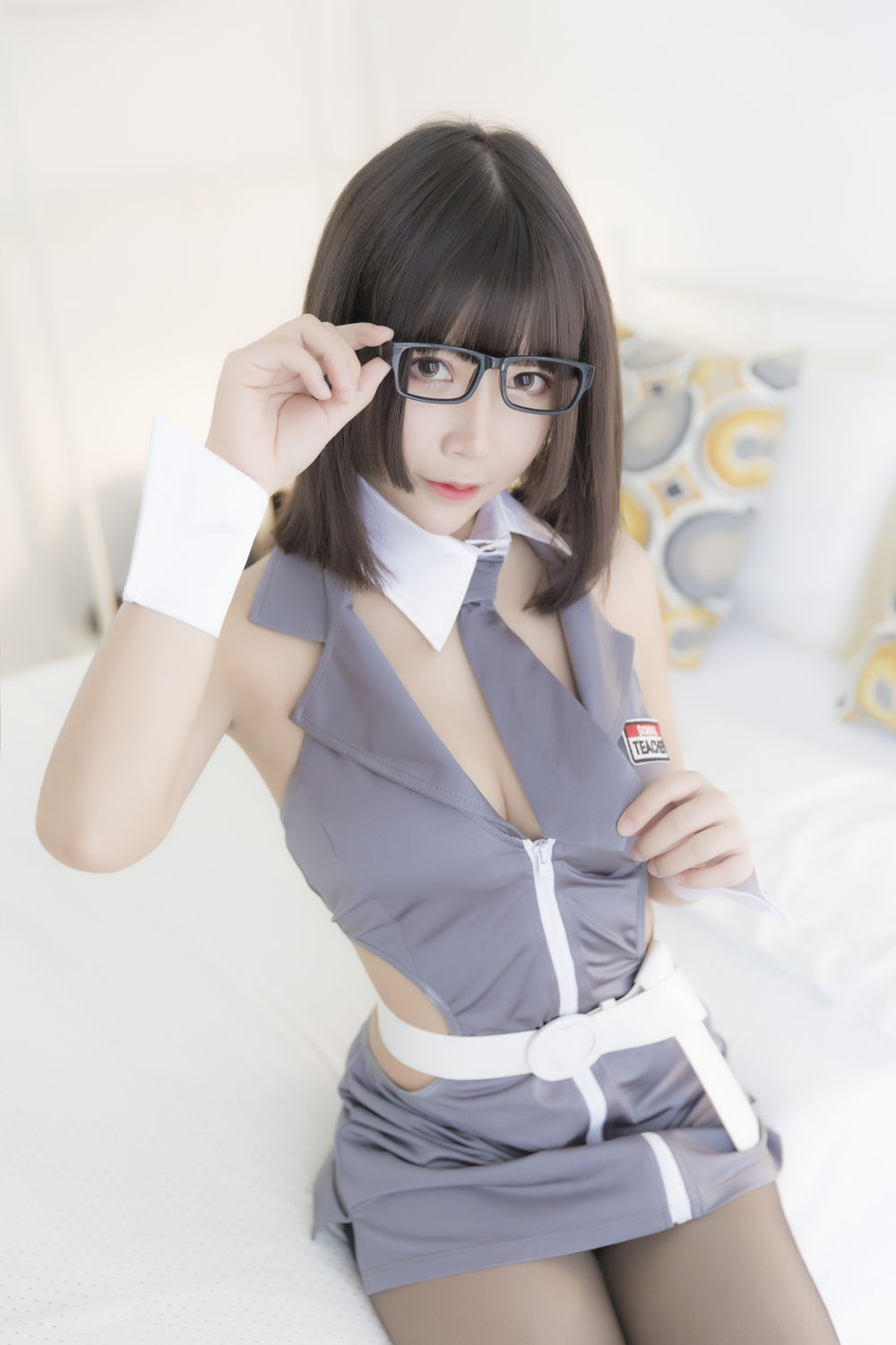 极致画面：抱走莫子巫女免费的原图摄影超美呈现 - 趣萌堂-趣萌堂